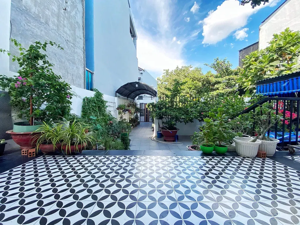 Sân vườn - Nhà phố Quận 8 - Phong cách Modern | Space T