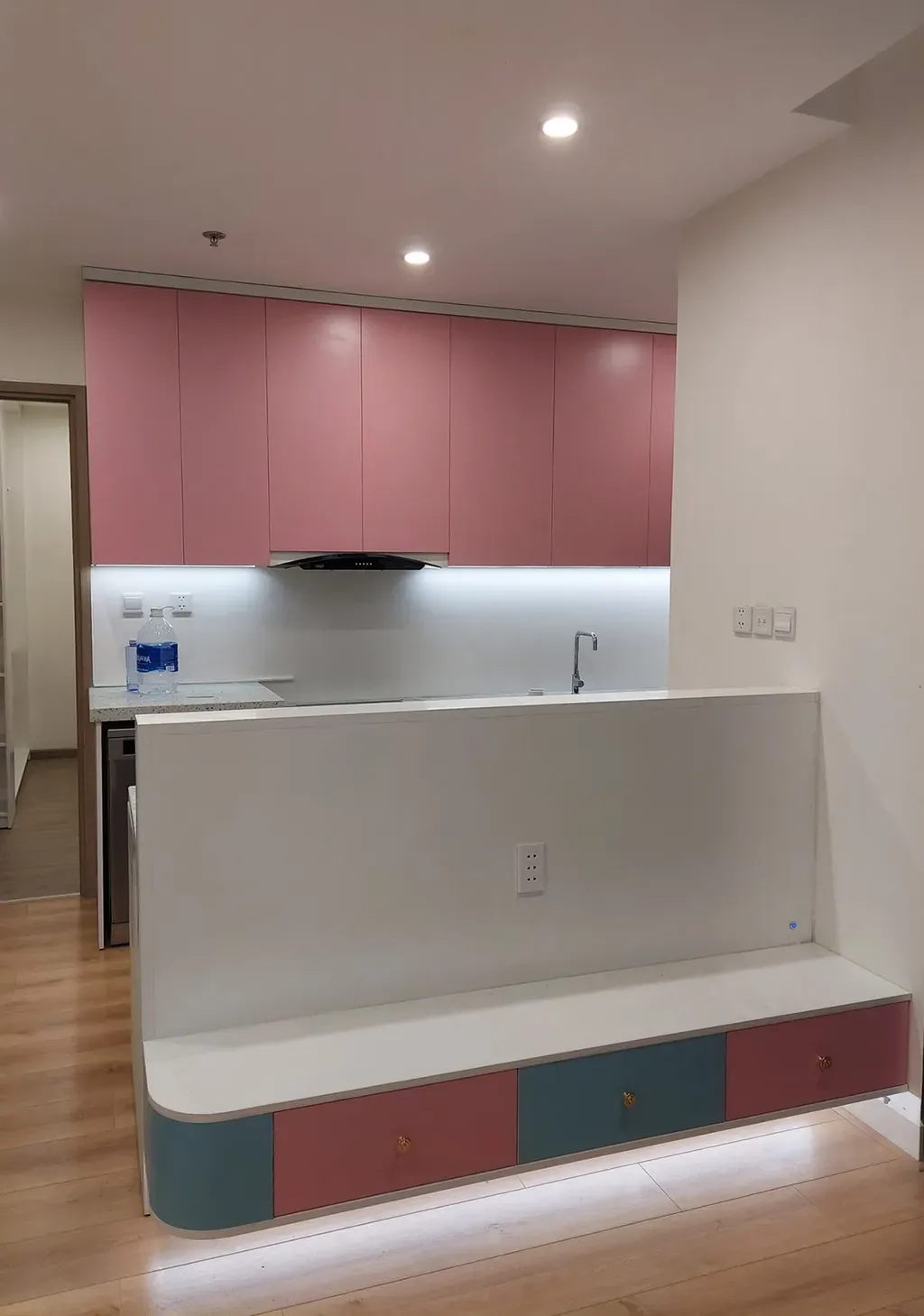 Phòng khách, Phòng bếp - Căn hộ Vinhomes Grand Park Quận 9 - Phong cách Modern + Color Block | Space T