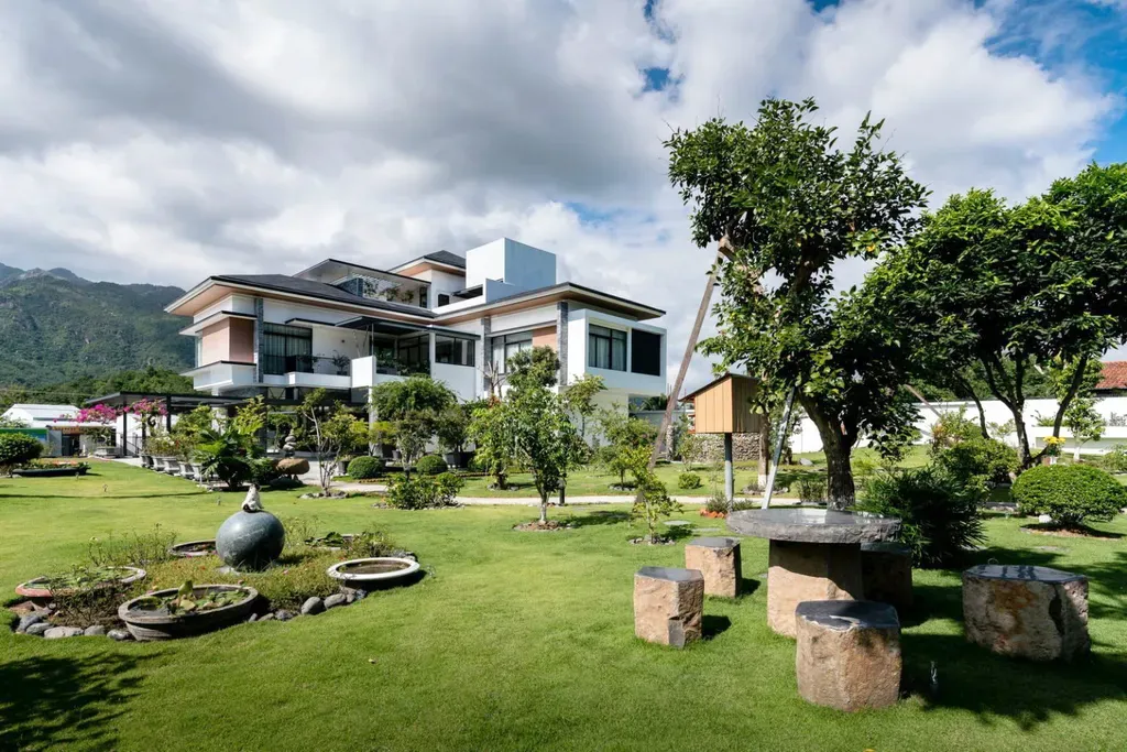Sân vườn - Biệt thự sân vườn Củ Chi - Phong cách Modern  | Space T