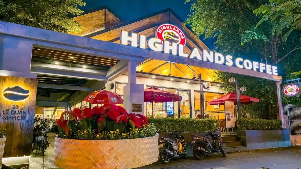 Cập nhật menu Highlands Coffee và không gian quán cực chi tiết