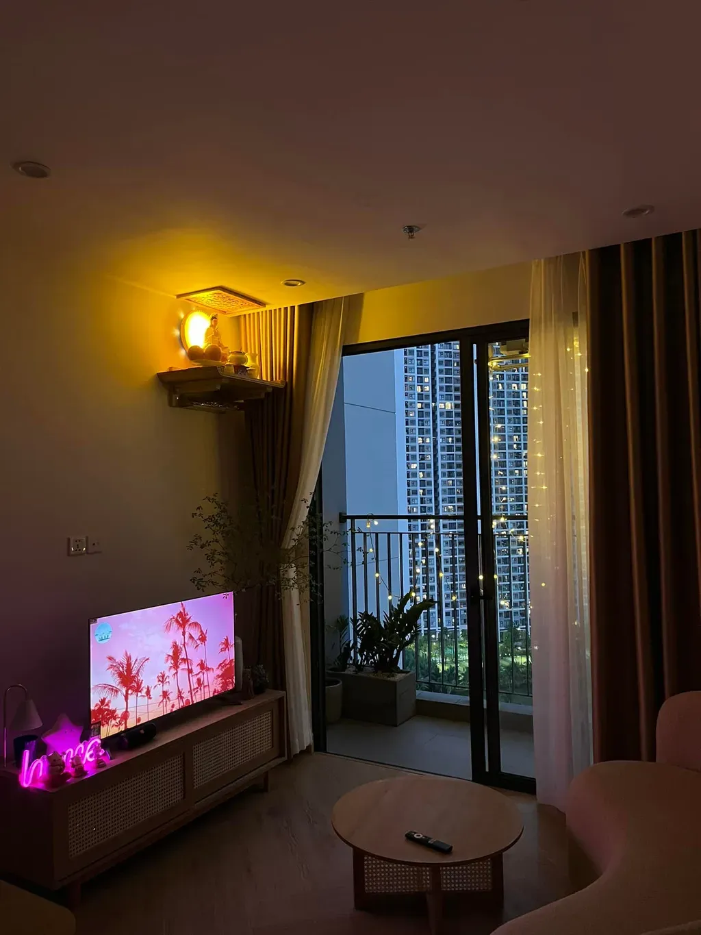 Phòng khách - Có nhà tuổi 26: góc nhỏ bình yên của mình | Space T