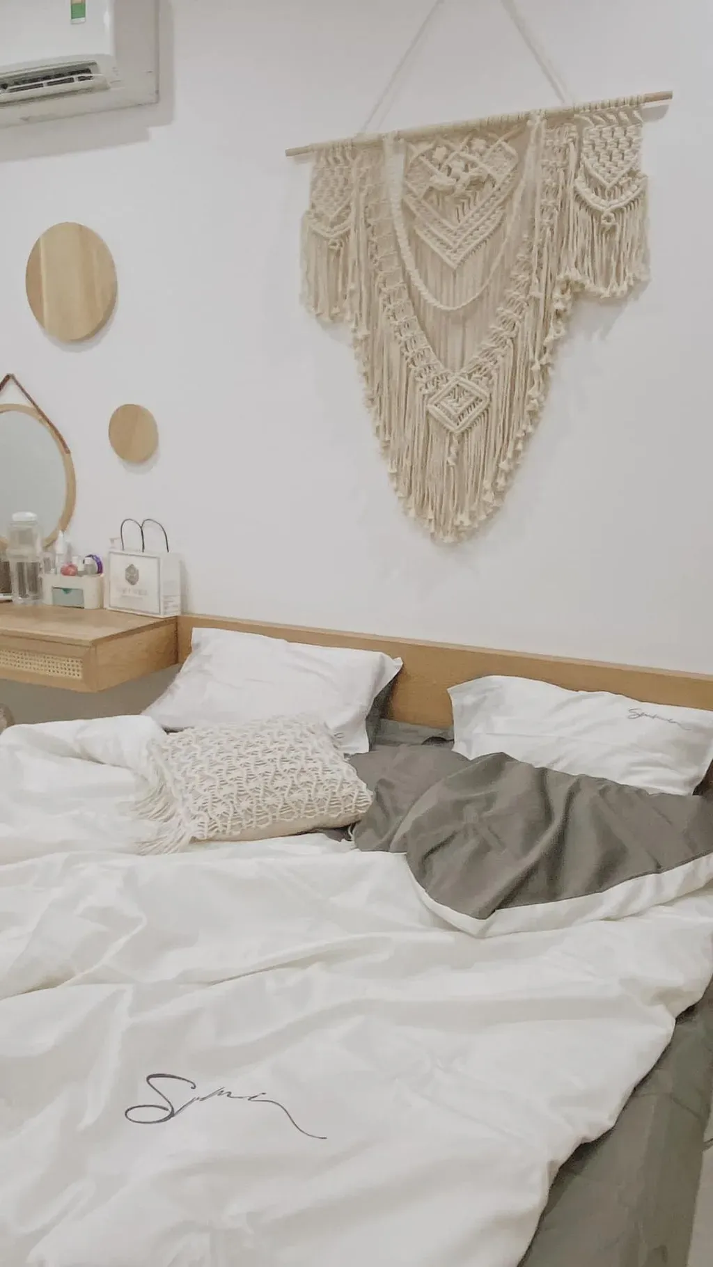 Phòng ngủ - Tự tay cải tạo nhà phố cũ nát với phong cách Bắc Âu kết hợp Bohemian  | Space T