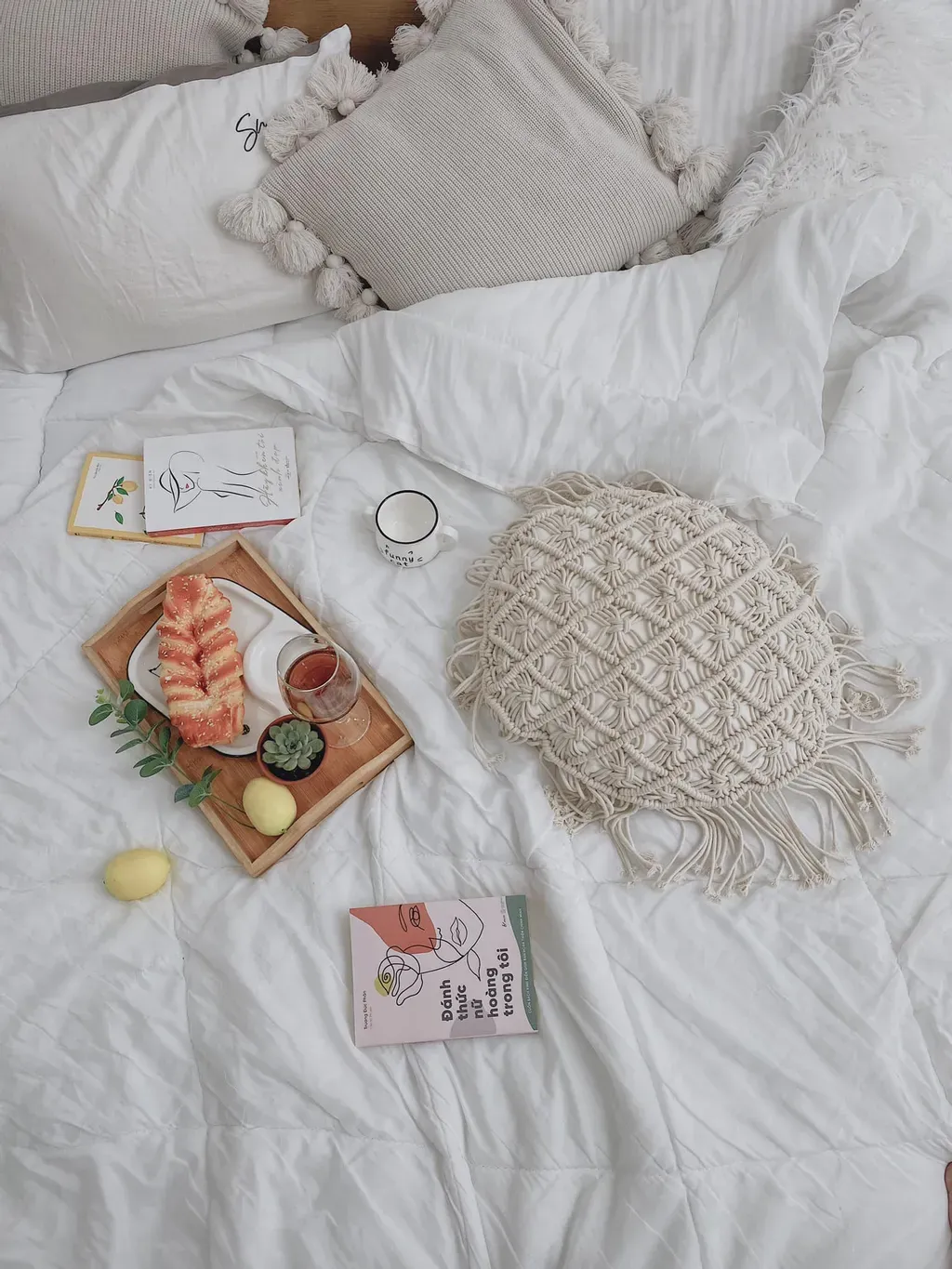 Phòng ngủ - Tự tay cải tạo nhà phố cũ nát với phong cách Bắc Âu kết hợp Bohemian  | Space T
