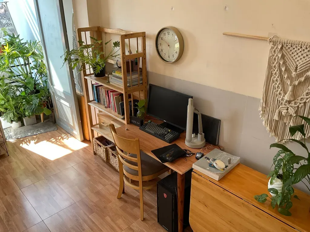 Phòng làm việc - Tổ ấm chỉ 27m2 nhưng vẫn tươm tất, đủ công năng  | Space T