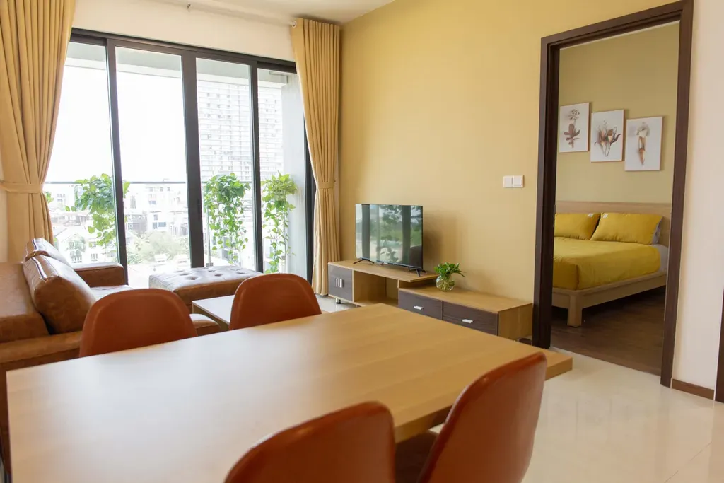Phòng khách, Phòng ăn - Thư thái tuyệt đối trong căn hộ màu vàng 82m2 ven sông Sài Gòn | Space T