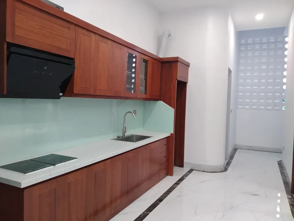 Phòng bếp - Nhà phố thiết kế lạ mắt ai cũng lầm tưởng có ống khói | Space T
