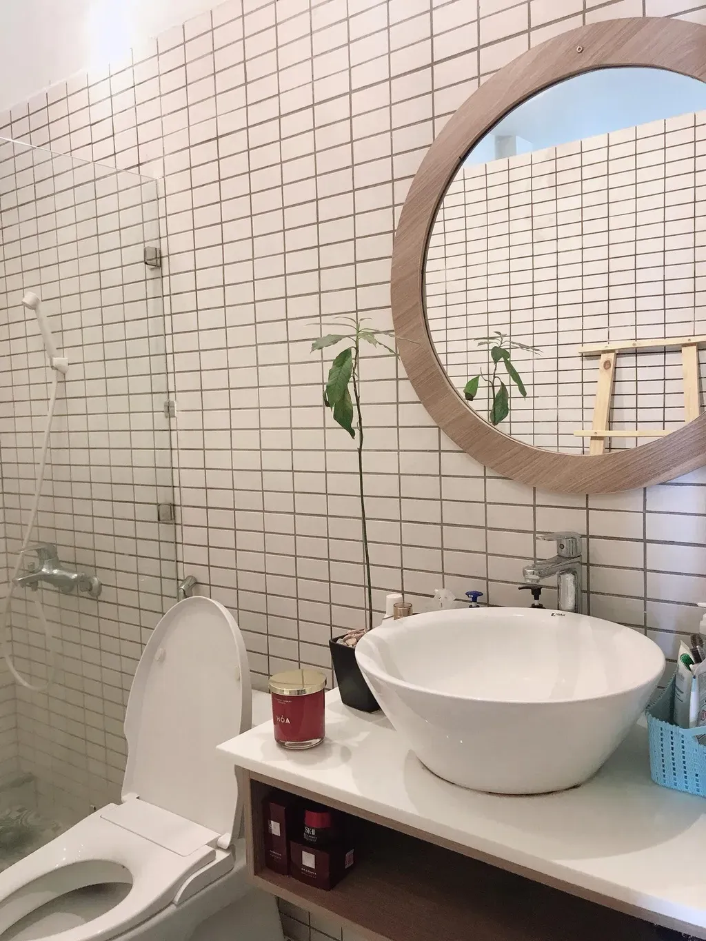 Phòng tắm - Căn hộ được cải tạo từ sân thượng nhà phố với tông màu gỗ ấm áp | Space T