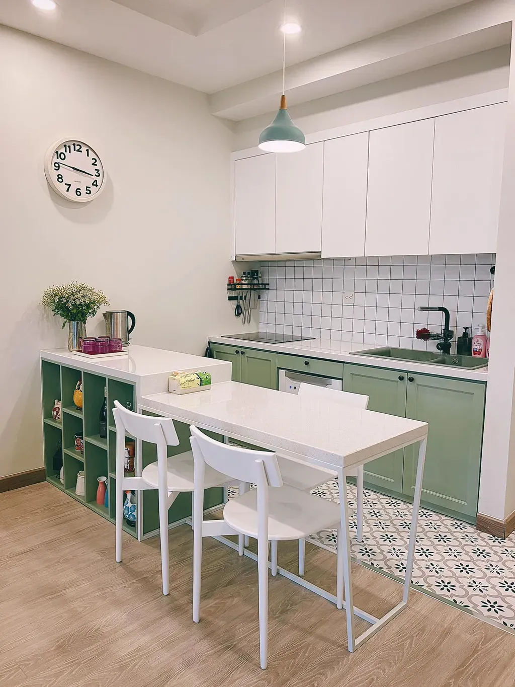 Phòng bếp, Phòng tắm - Căn hộ 53m2 với ý tưởng cửa vòm thông phòng ngủ - phòng khách đáng tham khảo | Space T