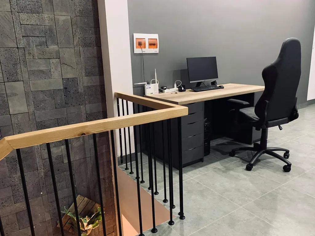 Phòng làm việc - Nhà thoáng đãng, tươi mát nhờ trang trí nội thất với gỗ và cây xanh | Space T