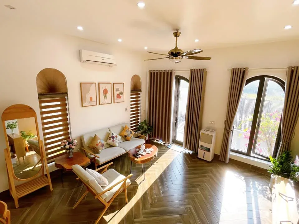 Phòng khách - "TWINS HOUSE" tại Hưng Yên mình xây tặng bố mẹ | Space T