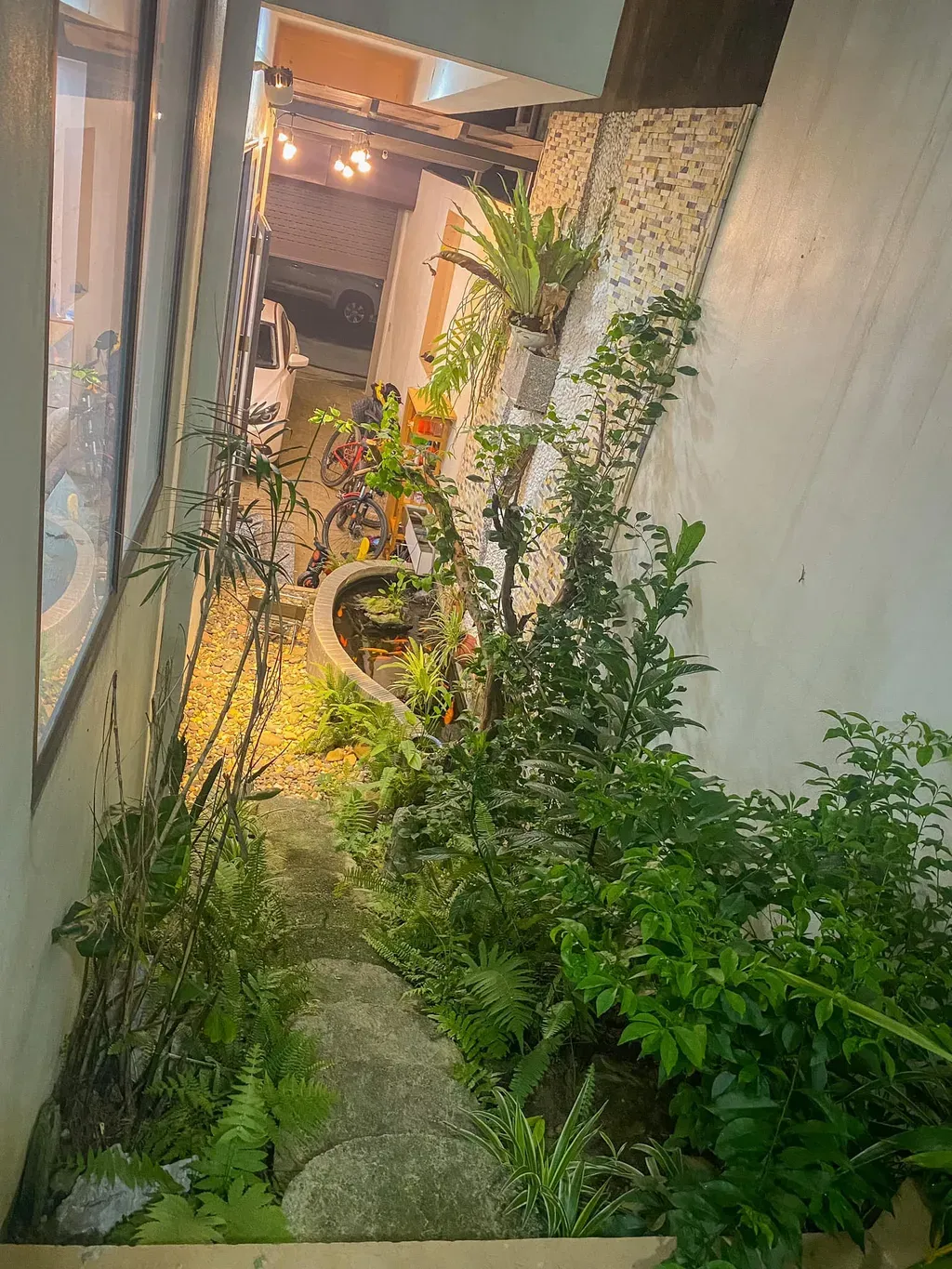 Sân vườn - Ngôi nhà như giữa rừng nhiệt đới dành cho tín đồ yêu thiên nhiên | Space T