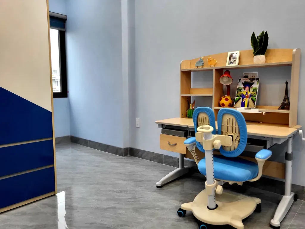 Phòng ngủ, Phòng làm việc - “Ngôi nhà hoa hồng” phong cách tân cổ điển kết hợp hiện đại | Space T