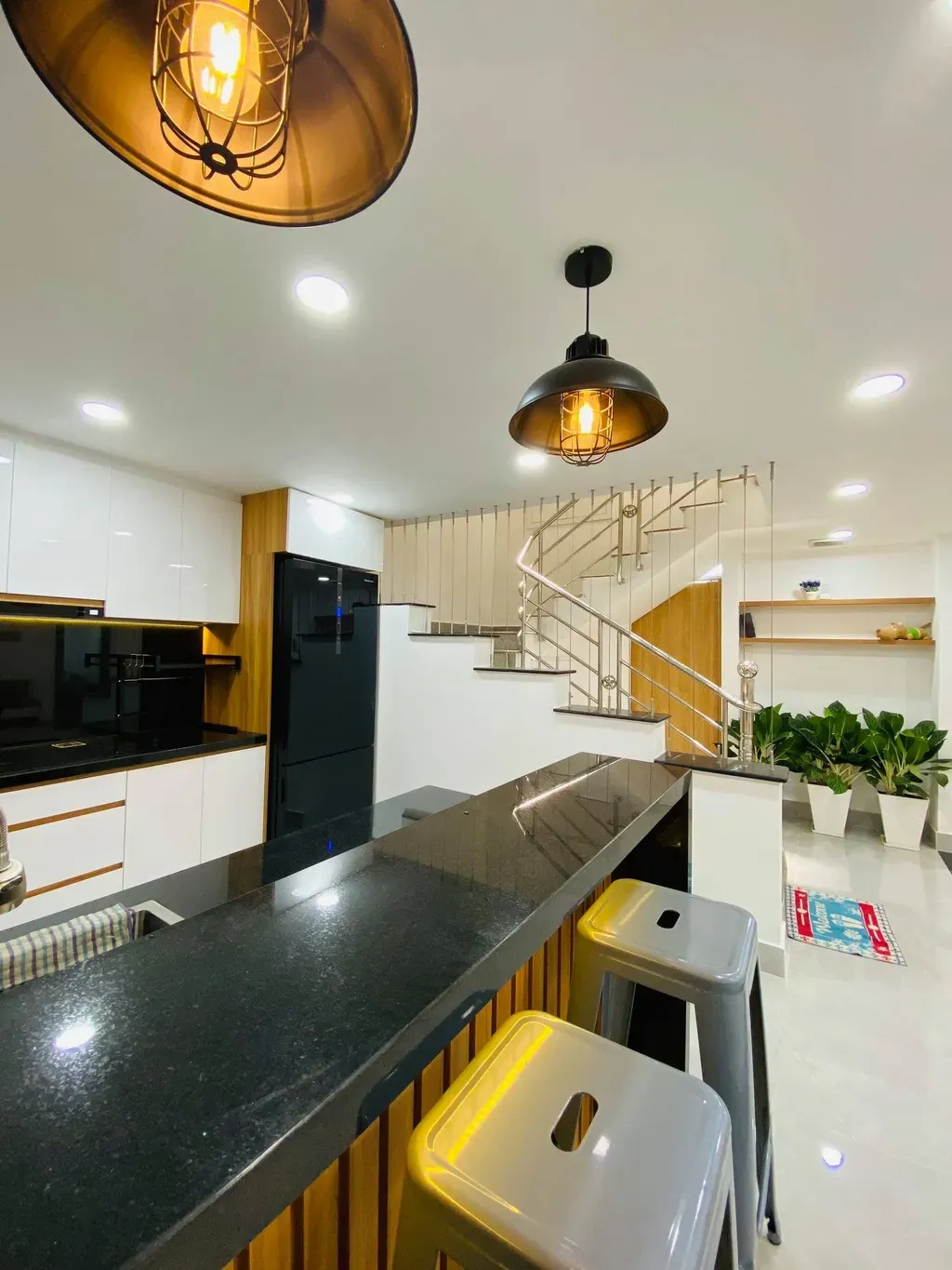 Phòng bếp - Cải tạo nhà 44m2 từ 2 tầng: sửa 1 tầng thành tầng lửng, giải phóng không gian | Space T