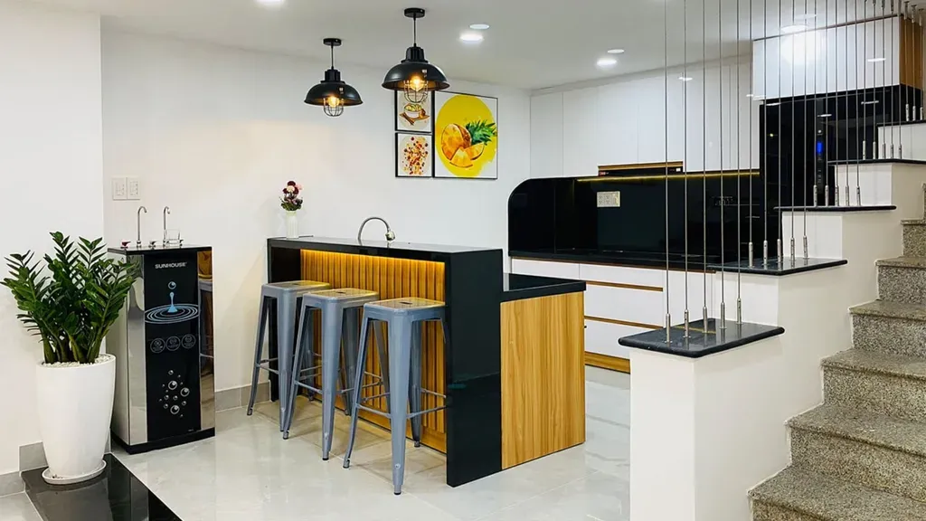 Phòng bếp, Phòng ăn - Cải tạo nhà 44m2 từ 2 tầng: sửa 1 tầng thành tầng lửng, giải phóng không gian | Space T