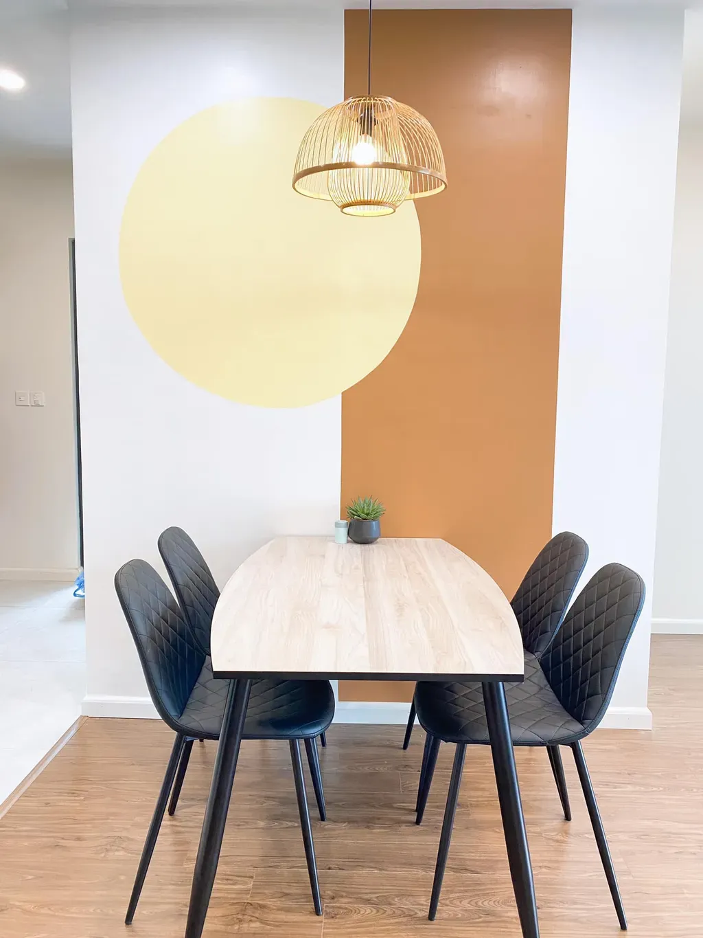 Phòng ăn - Chưa đến 300 triệu hoàn thiện nội thất cho căn hộ 3 PN 88m2 | Space T