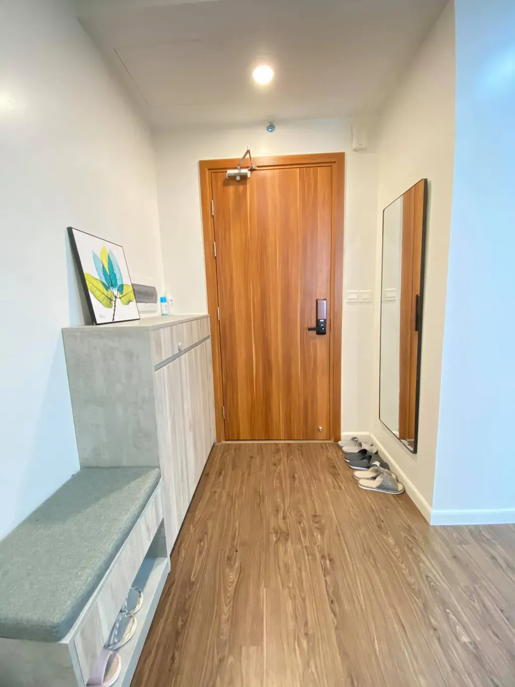 Lối vào - Chưa đến 300 triệu hoàn thiện nội thất cho căn hộ 3 PN 88m2 | Space T