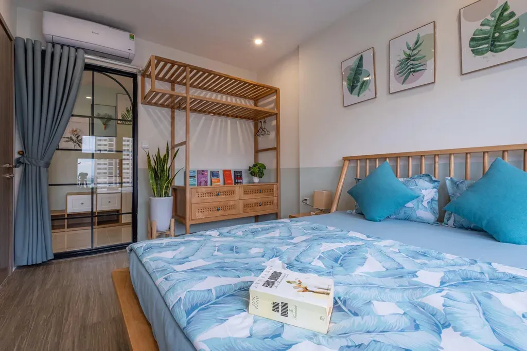 Phòng ngủ - Khéo tay trang trí, sơn vẽ tường, được nhà rộng đẹp dù chỉ hơn 40m2 | Space T