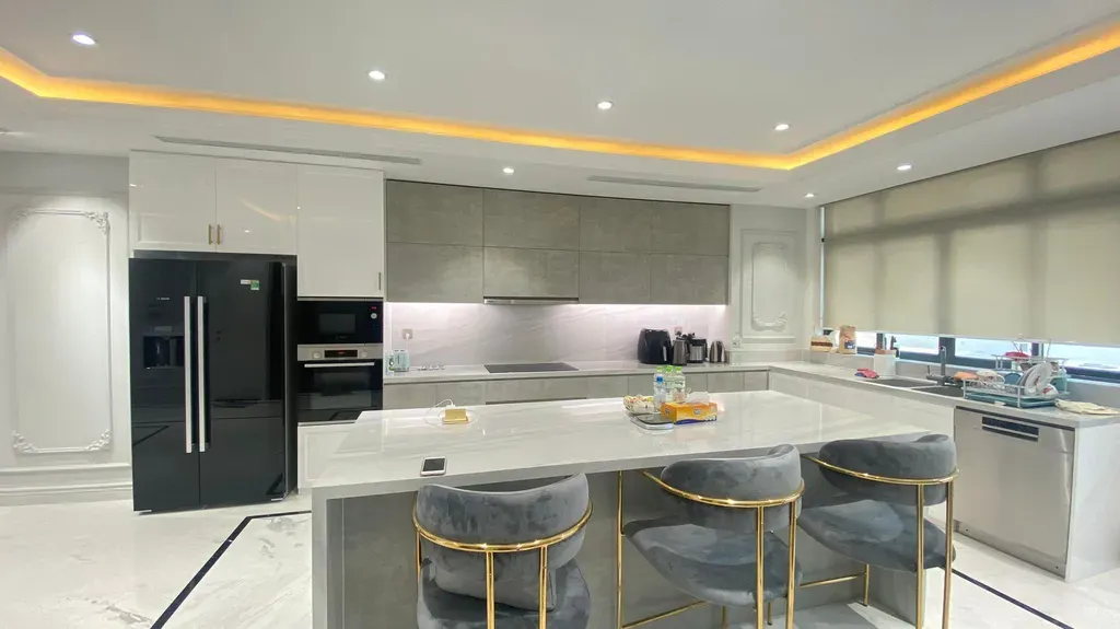 Phòng bếp, Phòng ăn - Nhà phố thiết kế nội thất cao cấp sang trọng như khách sạn 5 sao | Space T
