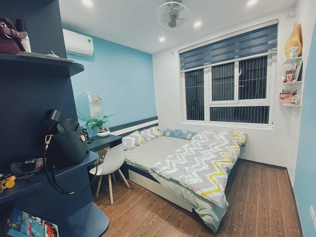 Phòng ngủ - Chung cư nhỏ dùng điểm nhấn màu sắc giúp nhà trông rộng hơn | Space T