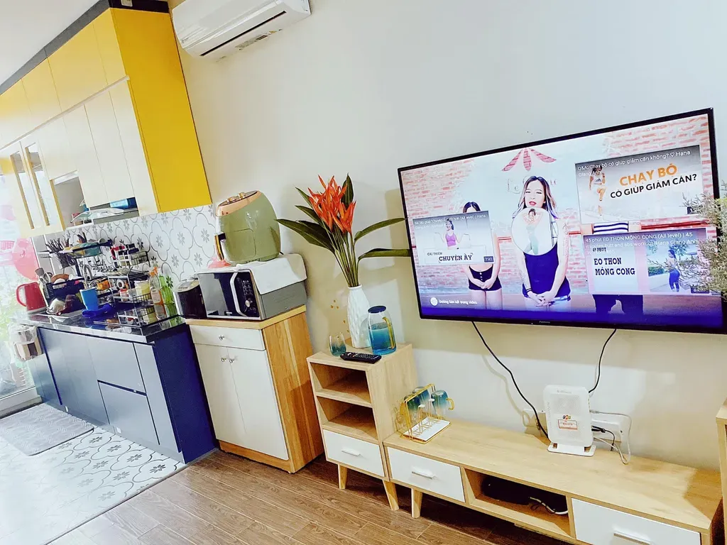 Phòng khách - Chung cư nhỏ dùng điểm nhấn màu sắc giúp nhà trông rộng hơn | Space T