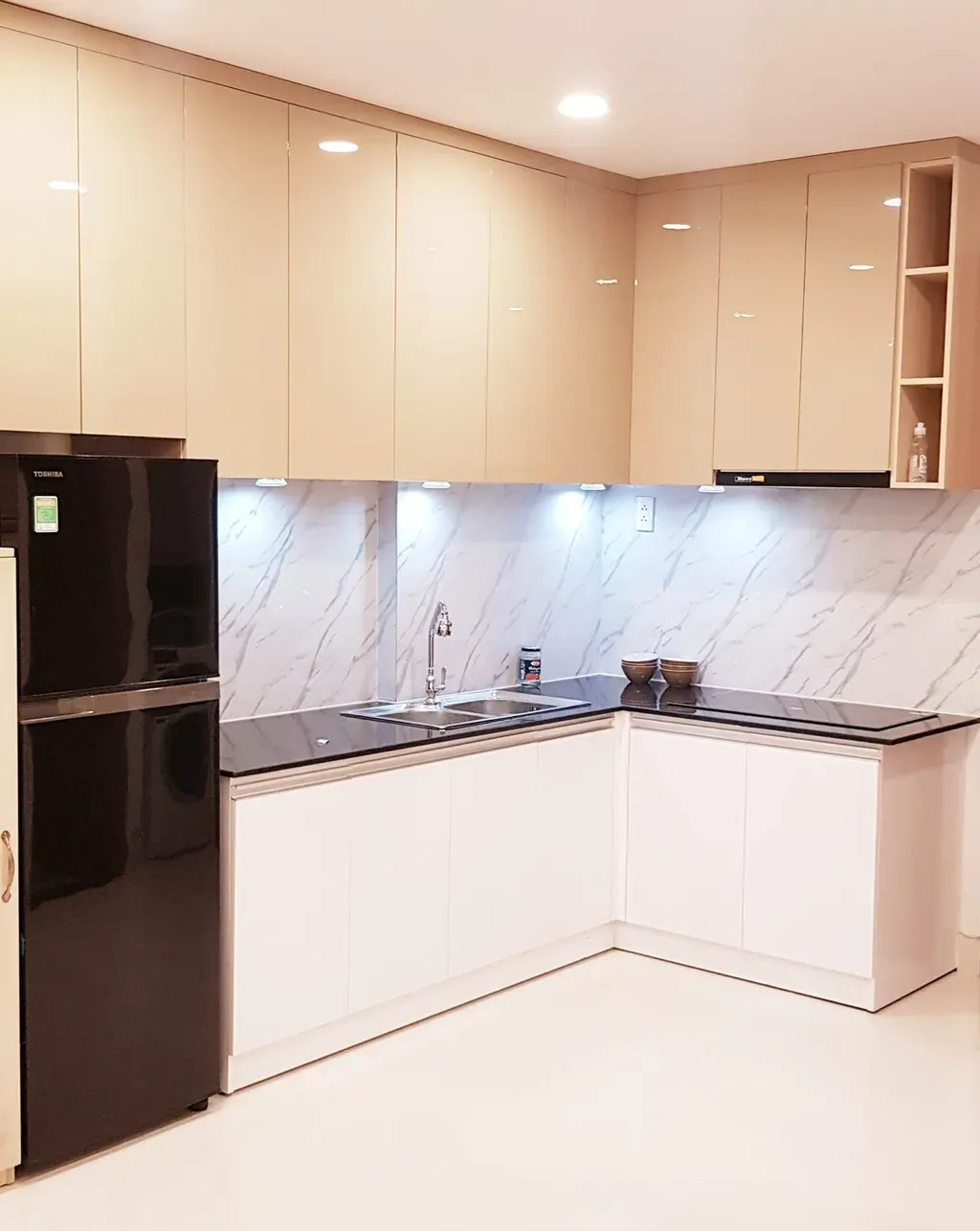 Phòng bếp - Căn hộ phong cách tân cổ điển, nội thất cao cấp với tông màu trắng trang nhã  | Space T