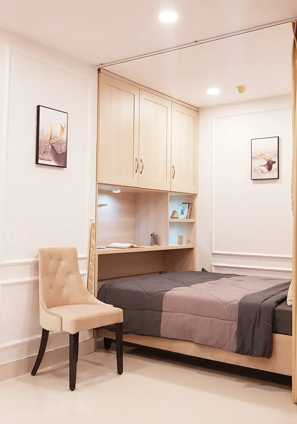Phòng ngủ - Căn hộ phong cách tân cổ điển, nội thất cao cấp với tông màu trắng trang nhã  | Space T