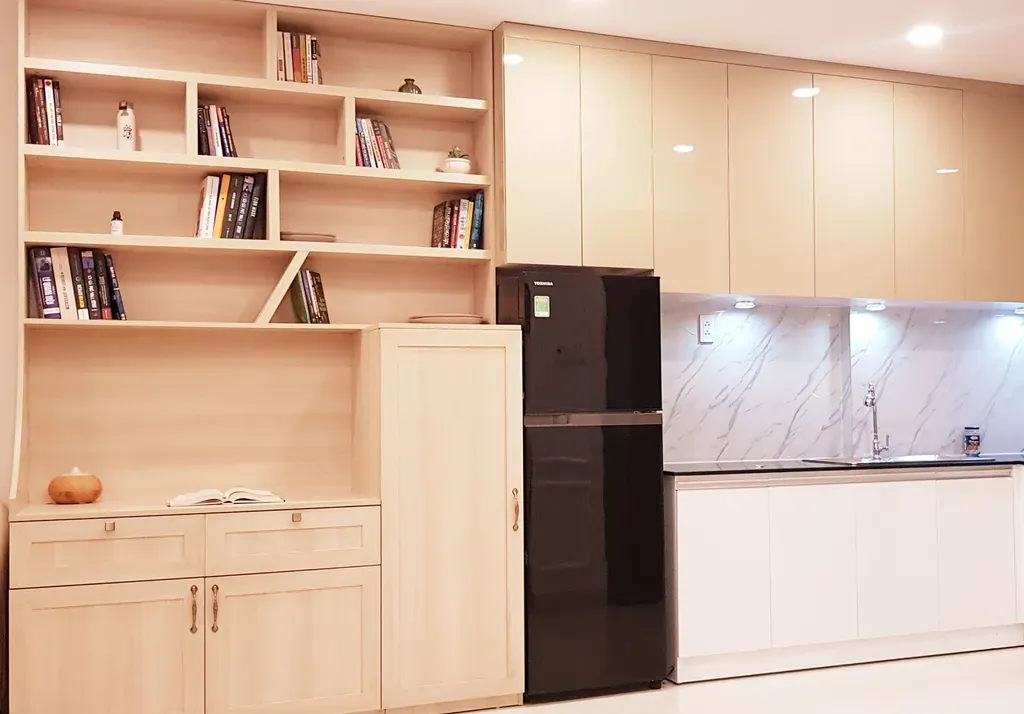 Phòng bếp - Căn hộ phong cách tân cổ điển, nội thất cao cấp với tông màu trắng trang nhã  | Space T