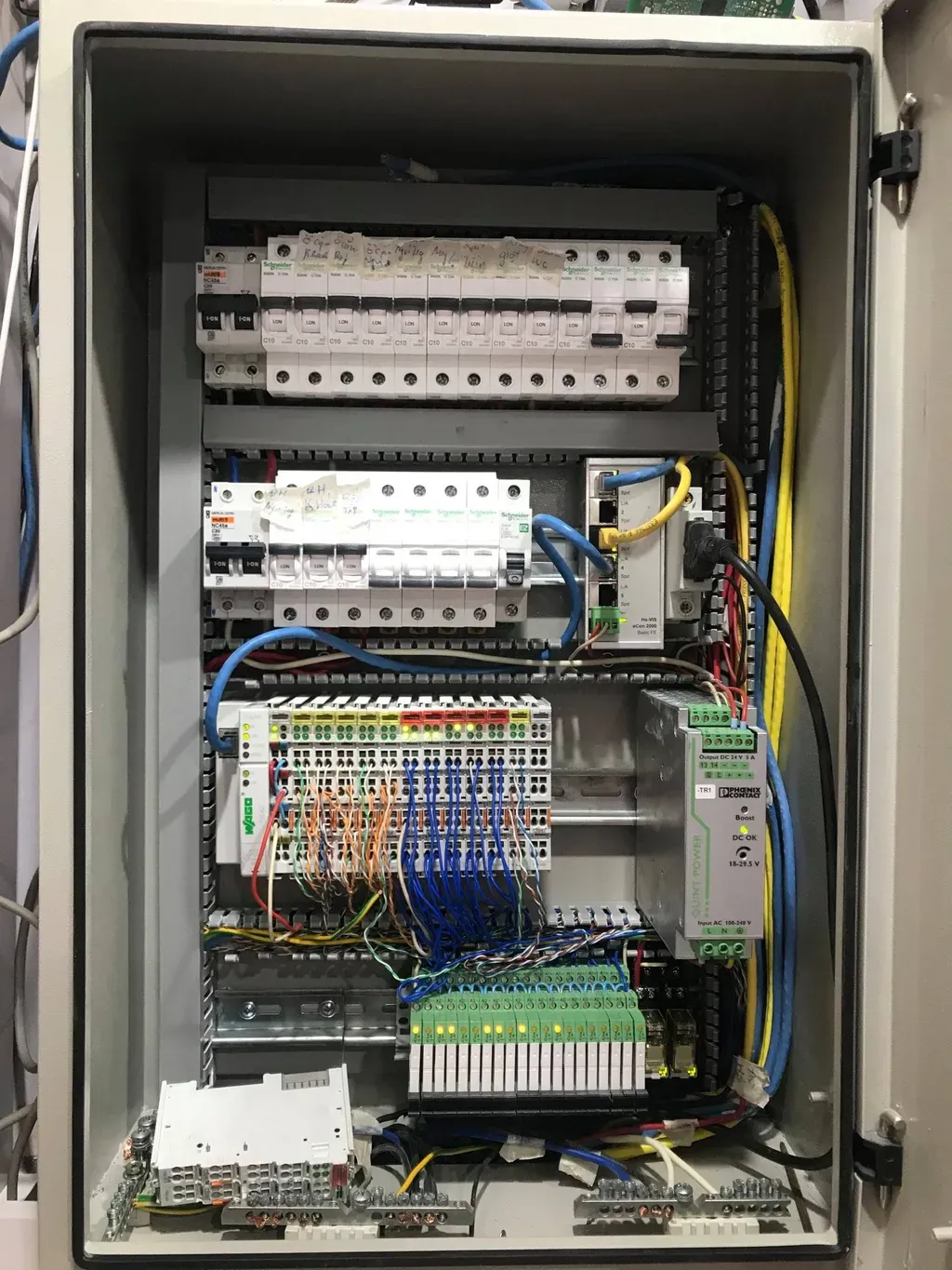 Cải tạo căn hộ tập thể thành tổ ấm kiên cố ấm cúng | Space T