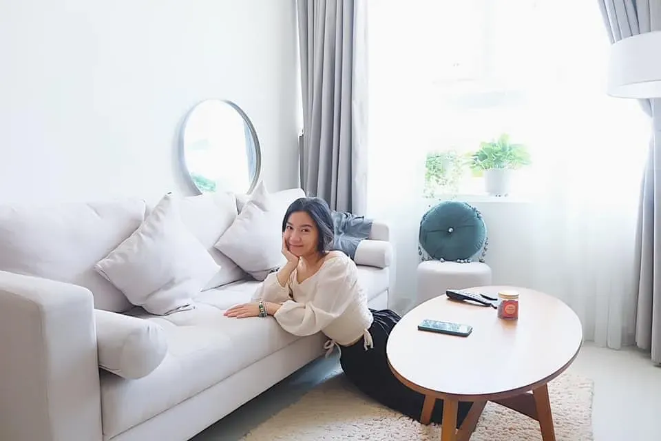 Phòng khách - Căn hộ của cô gái độc thân - thành quả 8 năm xa quê hương | Space T