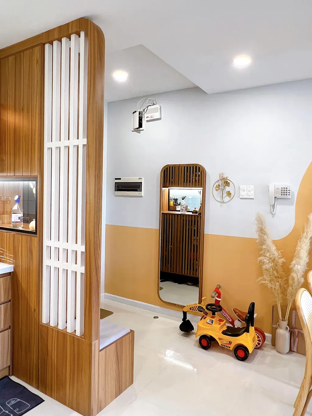 Lối vào - Nhà không cần lộng lẫy nhưng nhất định phải ấm áp và tươi sáng | Space T