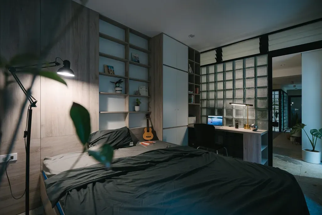 Phòng ngủ - Cô giáo tiếng Nhật cải tạo nhà tập thể cũ an yên và thoáng mát | Space T