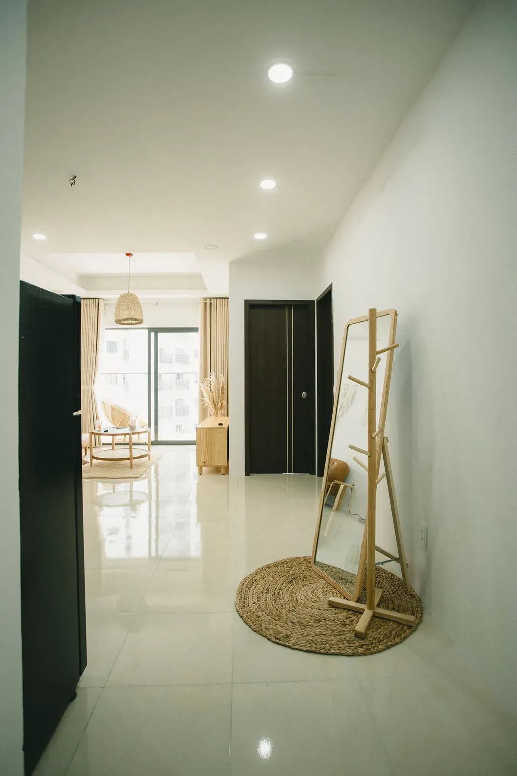 Phòng khách - Độc thân, mình mua nhà để…. | Space T