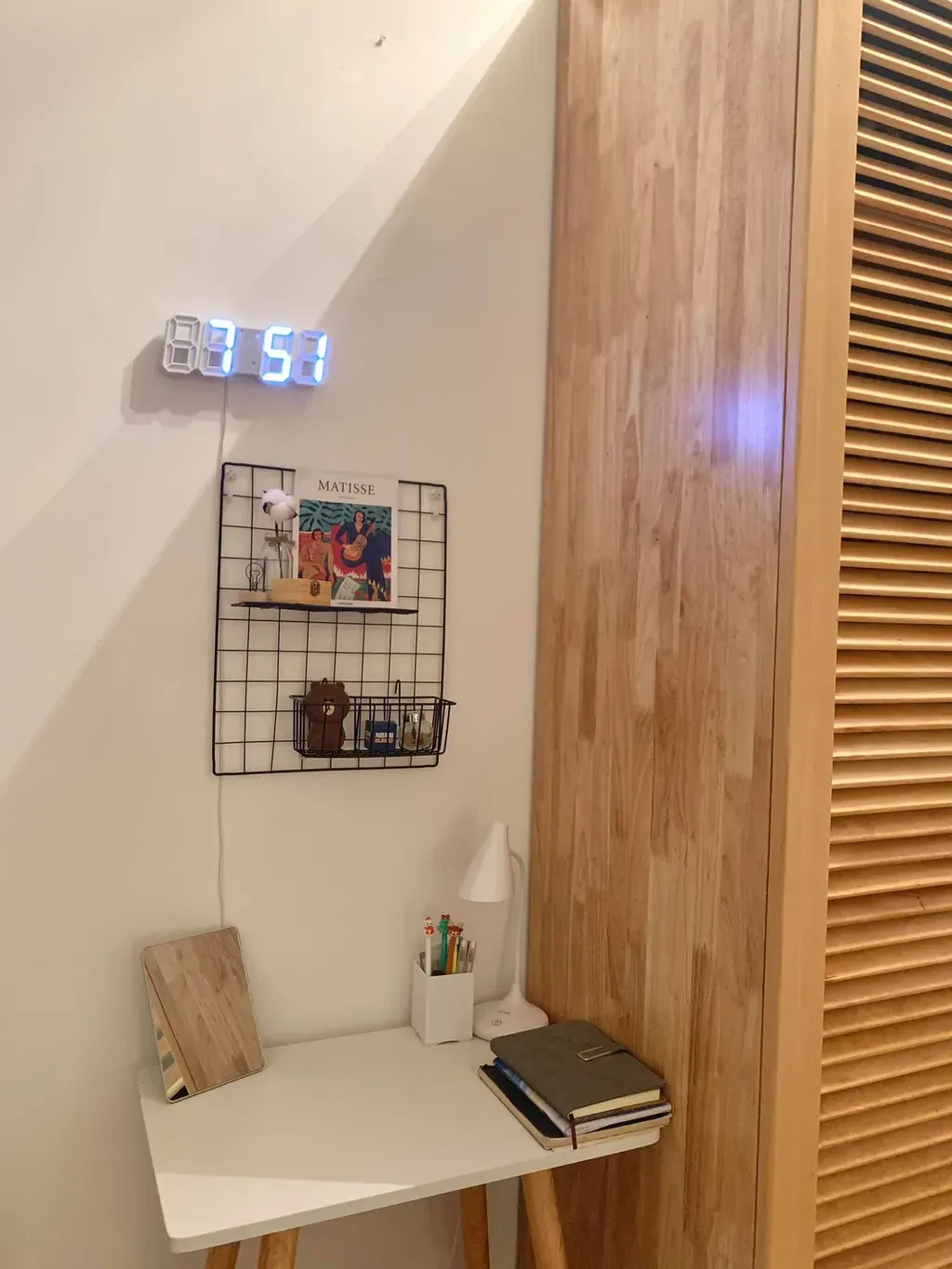 Phòng ngủ - Tự tay decor phòng ngủ xinh xắn chỉ với 20 triệu  | Space T
