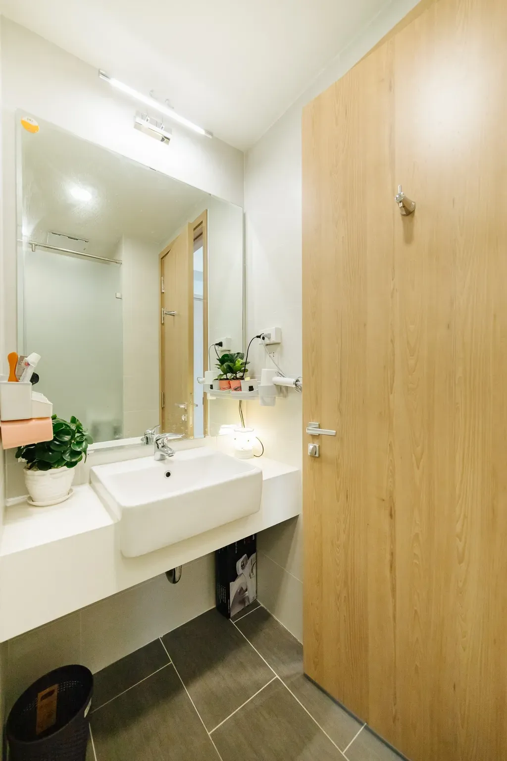Phòng tắm - Căn hộ tối giản với ý tưởng phòng khách kiểu Nhật  | Space T
