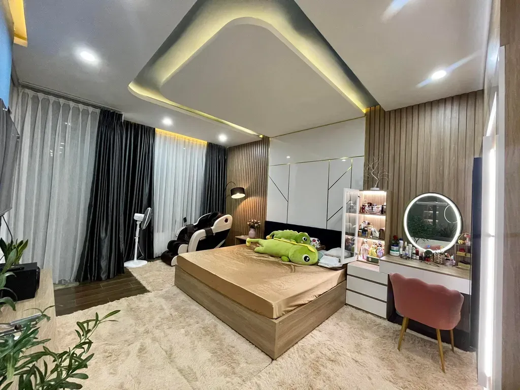 Phòng ngủ - Nhà phố xây lệch tầng được chăm chút trang trí theo mùa | Space T