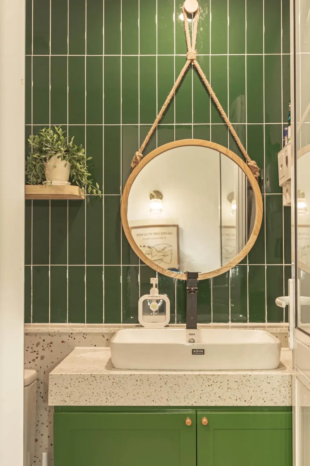 Phòng tắm - Câu chuyện tổ ấm đầu tiên màu cam cháy và xanh rêu | Space T