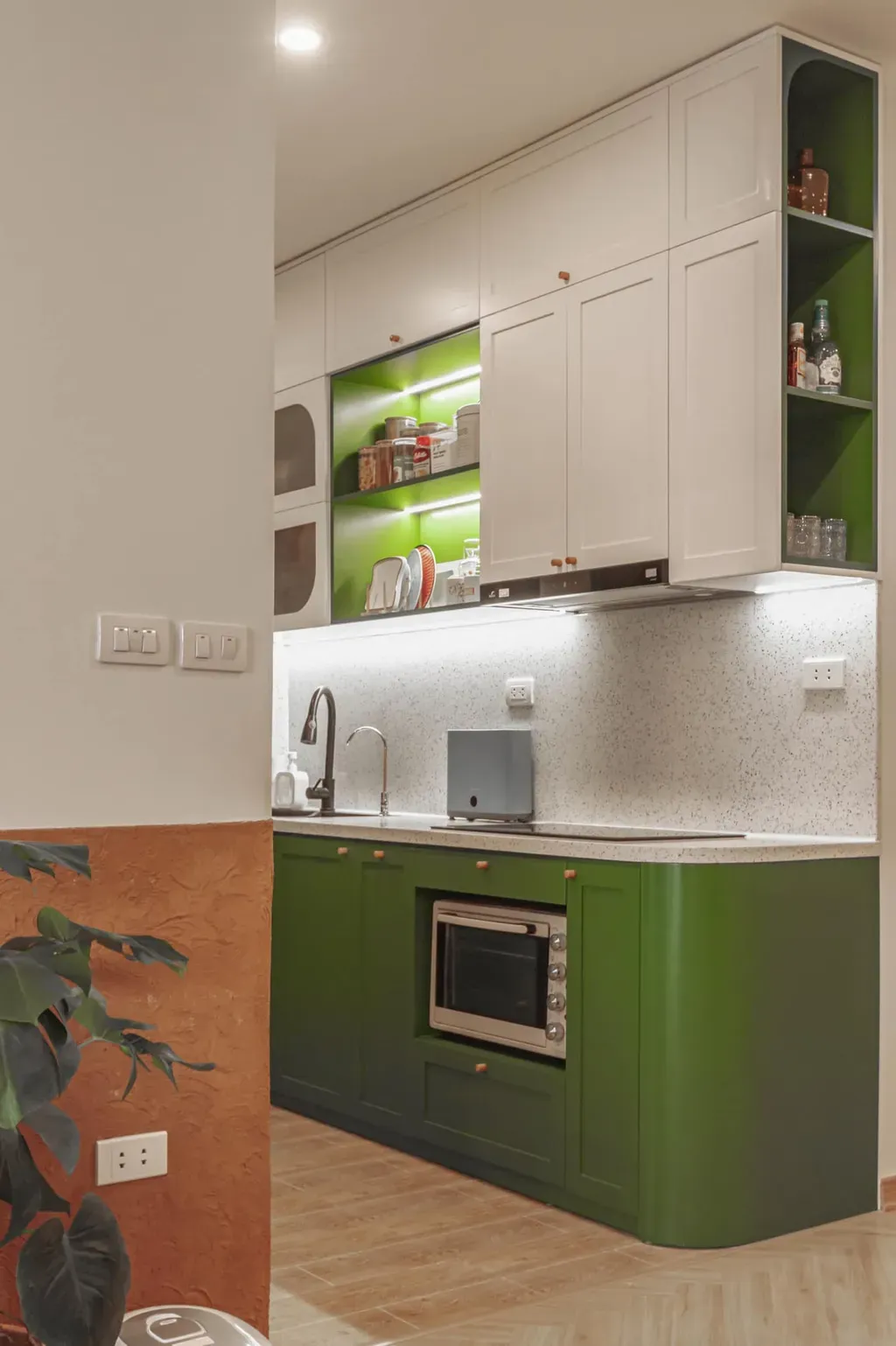 Phòng bếp - Câu chuyện tổ ấm đầu tiên màu cam cháy và xanh rêu | Space T