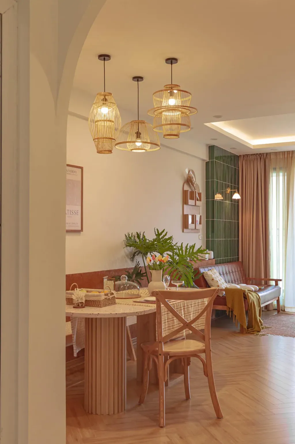 Phòng ăn - Câu chuyện tổ ấm đầu tiên màu cam cháy và xanh rêu | Space T