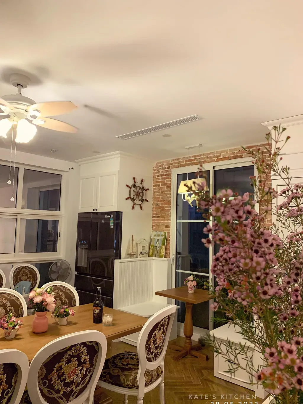Phòng bếp - Lạ mắt với căn bếp phong cách đồng quê châu âu cổ điển | Space T