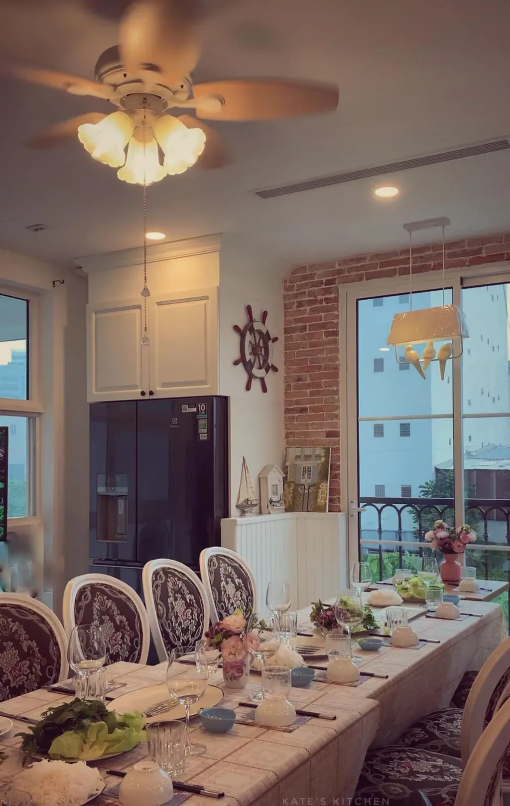 Phòng bếp - Lạ mắt với căn bếp phong cách đồng quê châu âu cổ điển | Space T