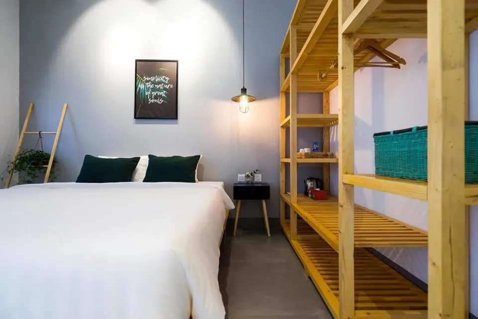 Phòng ngủ - Homestay vợ chồng mình làm khi “bỏ thủ đô về biển” | Space T