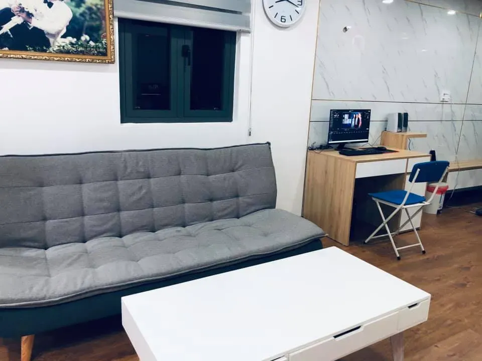 Phòng khách - Cải tạo ngoạn mục nhà cấp 4 mặt tiền quốc lộ chỉ với 200 triệu | Space T