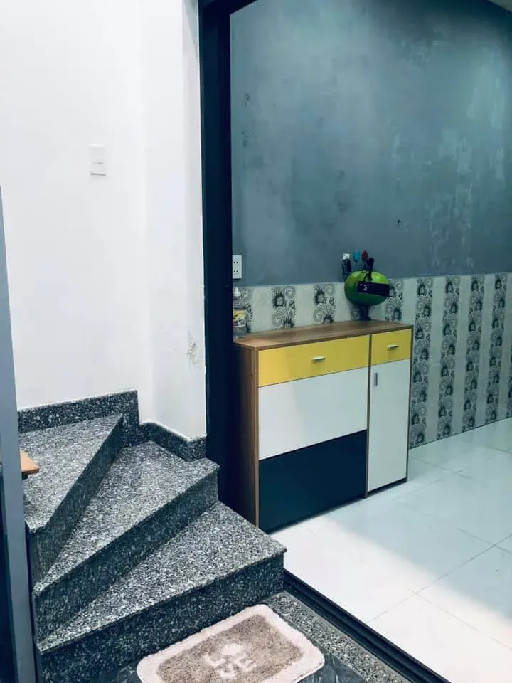 Lối vào - Cải tạo ngoạn mục nhà cấp 4 mặt tiền quốc lộ chỉ với 200 triệu | Space T