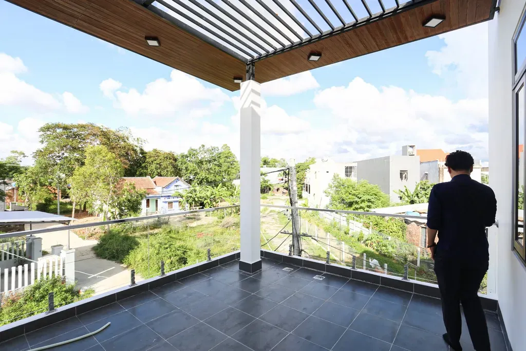 Sân thượng - Nhà phố 80m2 xây kiểu Hiện đại, tối ưu không gian với tông màu xám - đen sang trọng | Space T