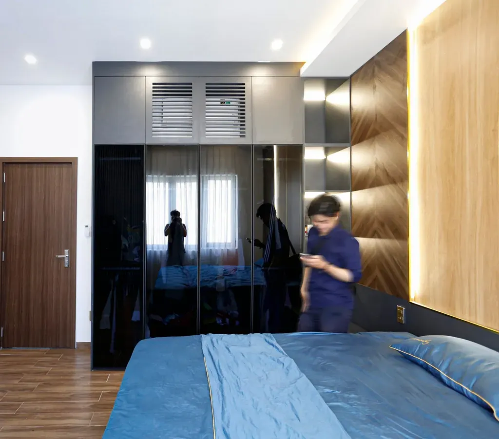 Phòng ngủ - Nhà phố 80m2 xây kiểu Hiện đại, tối ưu không gian với tông màu xám - đen sang trọng | Space T