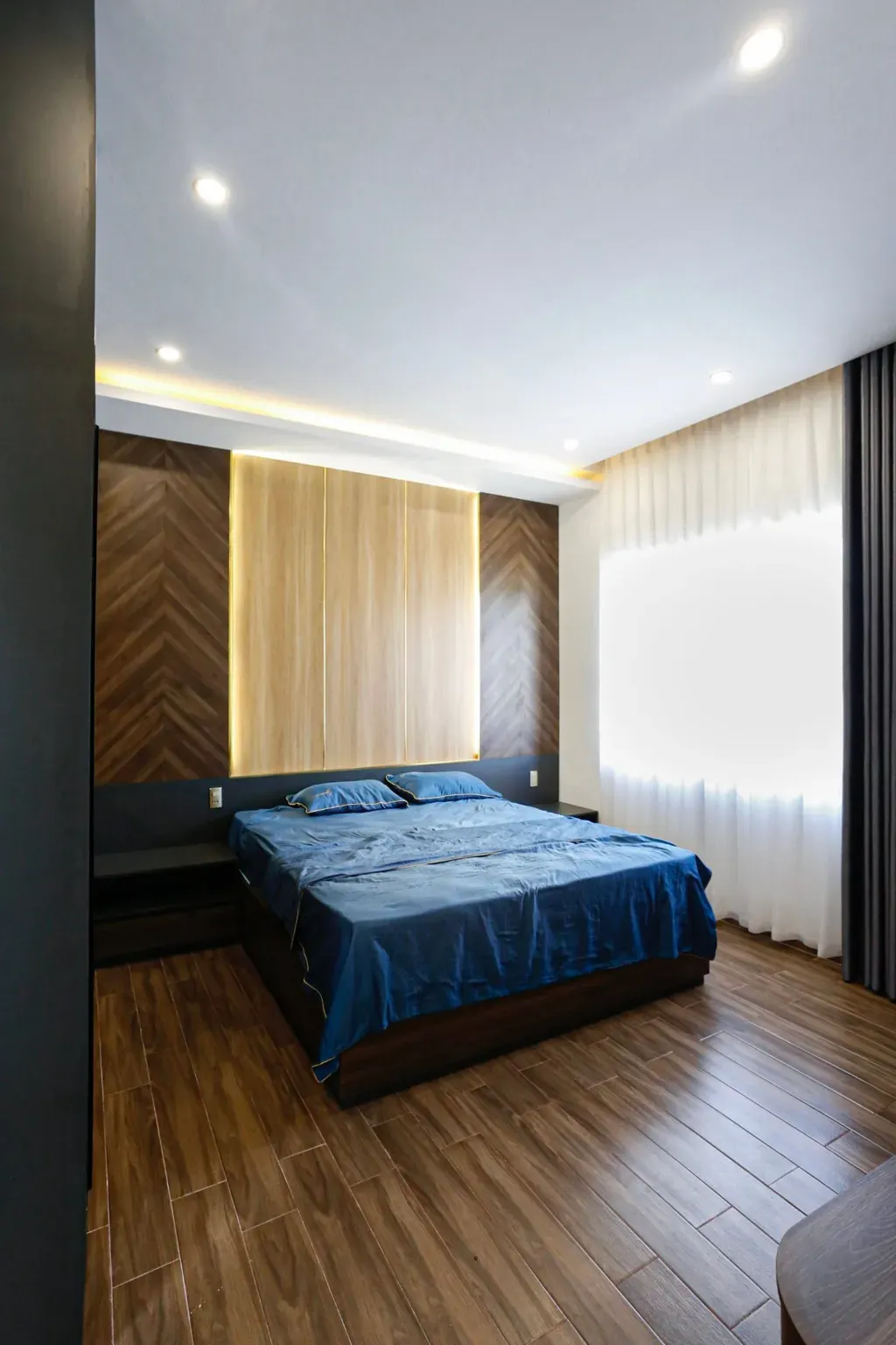 Phòng ngủ - Nhà phố 80m2 xây kiểu Hiện đại, tối ưu không gian với tông màu xám - đen sang trọng | Space T