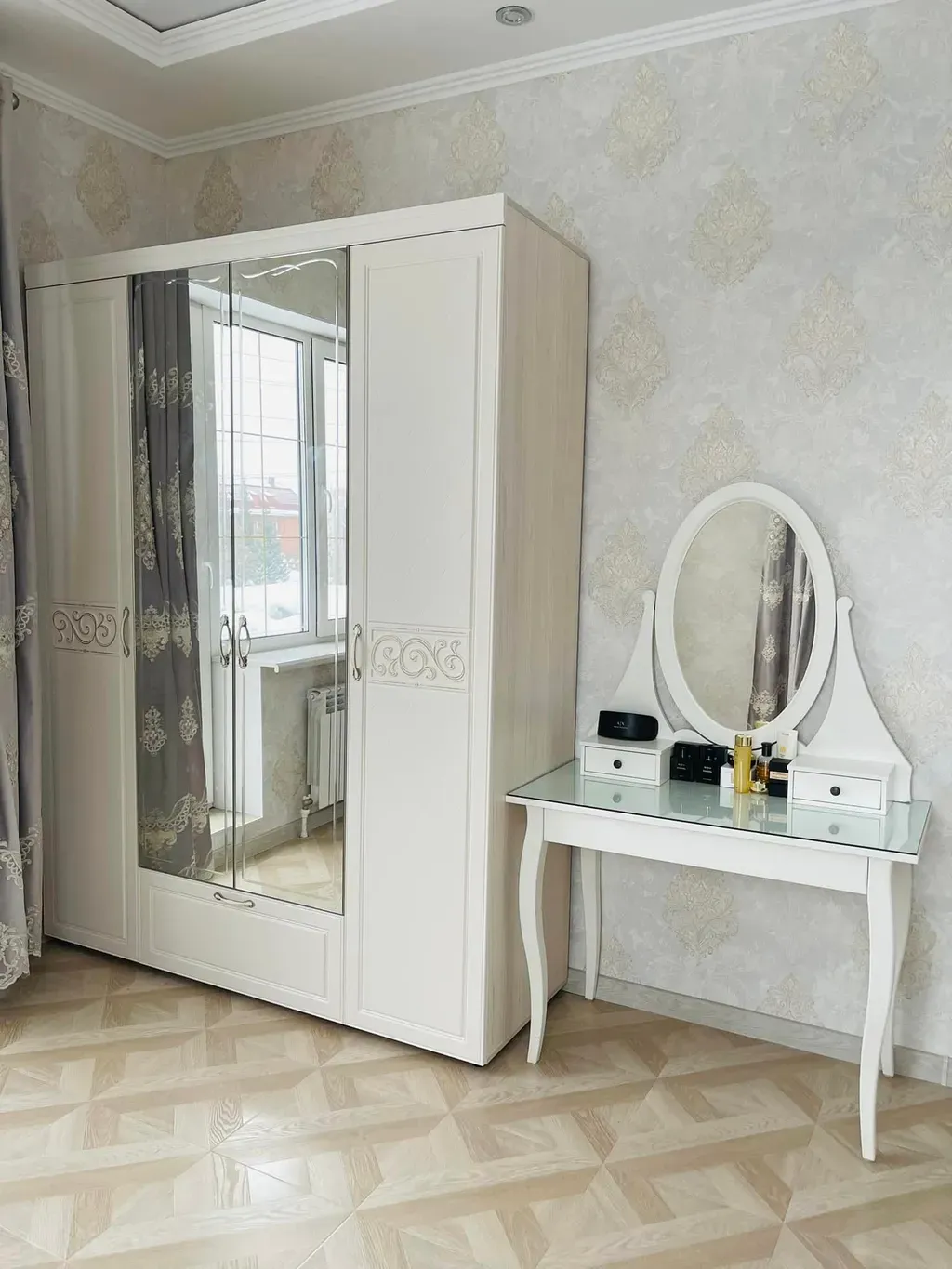 Phòng ngủ - Tổ ấm ở Nga của vợ chồng mình: hiện đại, đơn giản giao thoa Á- Âu | Space T