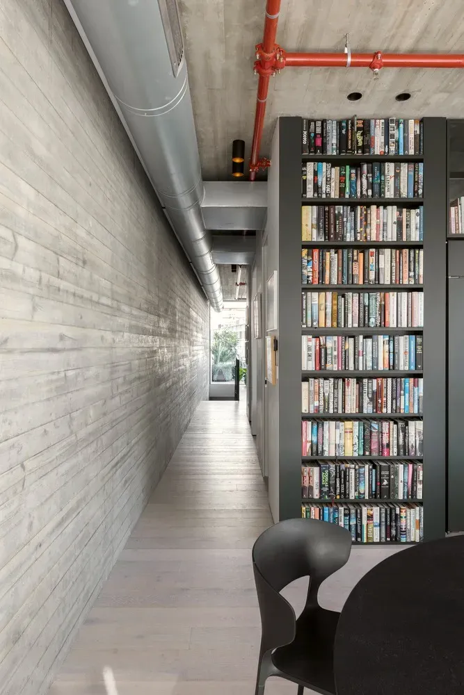 Lối vào - Căn hộ duplex 180m2 tại Israel với kết cấu “đảo ngược” độc đáo | Space T