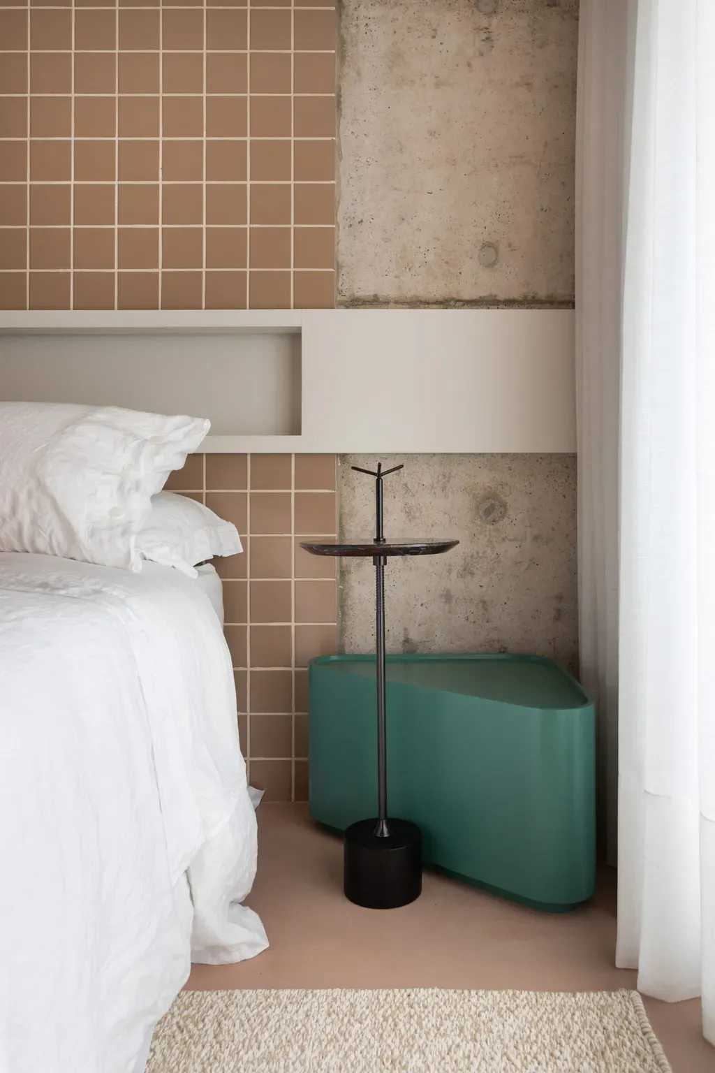 Phòng ngủ - Căn hộ 40m2 phối màu ngẫu hứng của gia chủ yêu thời trang | Space T
