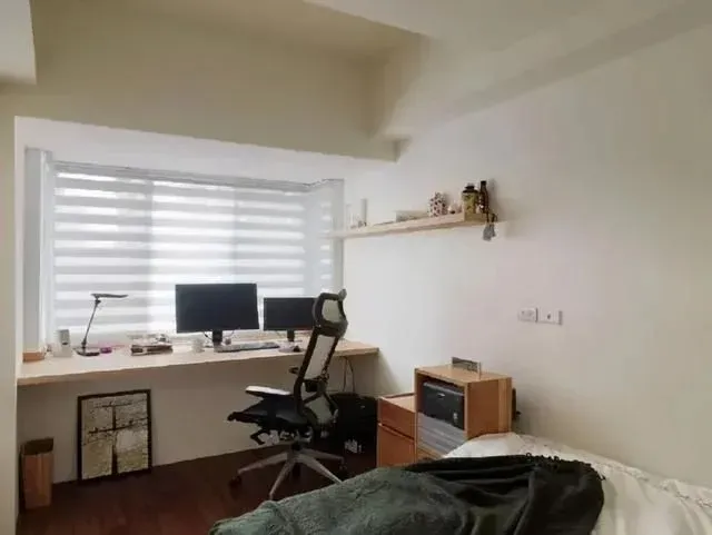Phòng ngủ, Phòng làm việc - Ngôi nhà 43m2 thiết kế công năng toàn diện, nội thất thông minh của cô nàng độc thân  | Space T